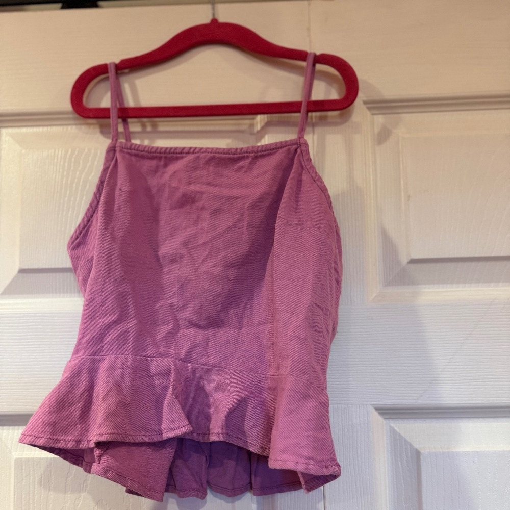 Light purple/pink tank